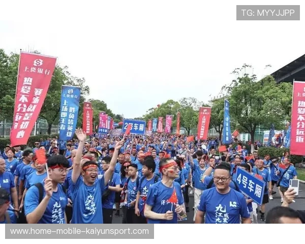 周边经济被球迷文化点燃:小城迎来复兴 周边经济被球迷文化点燃:小城迎来复兴